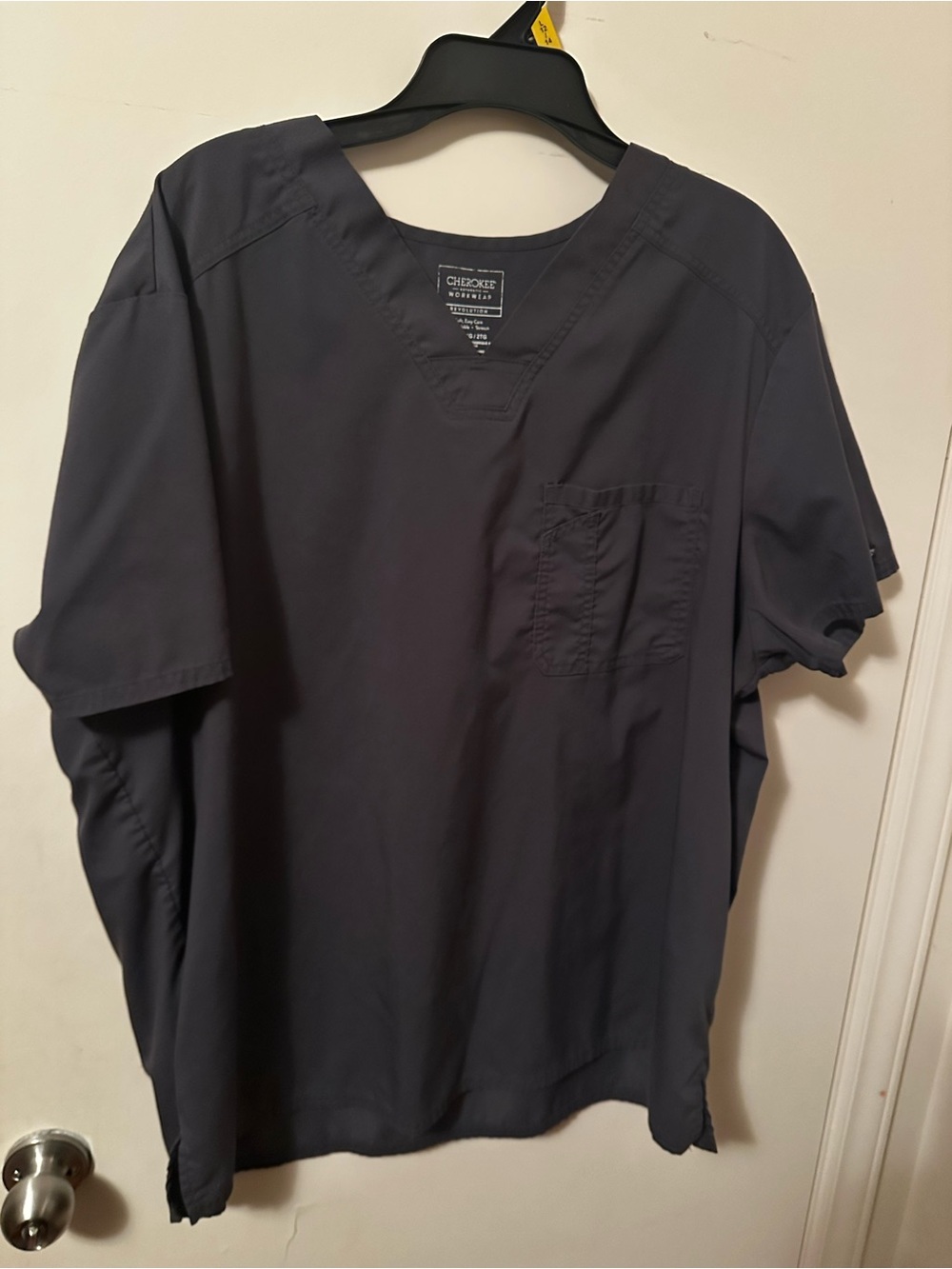 Cherokee Men’s Short Sleeve Scrub Top - Charcoal